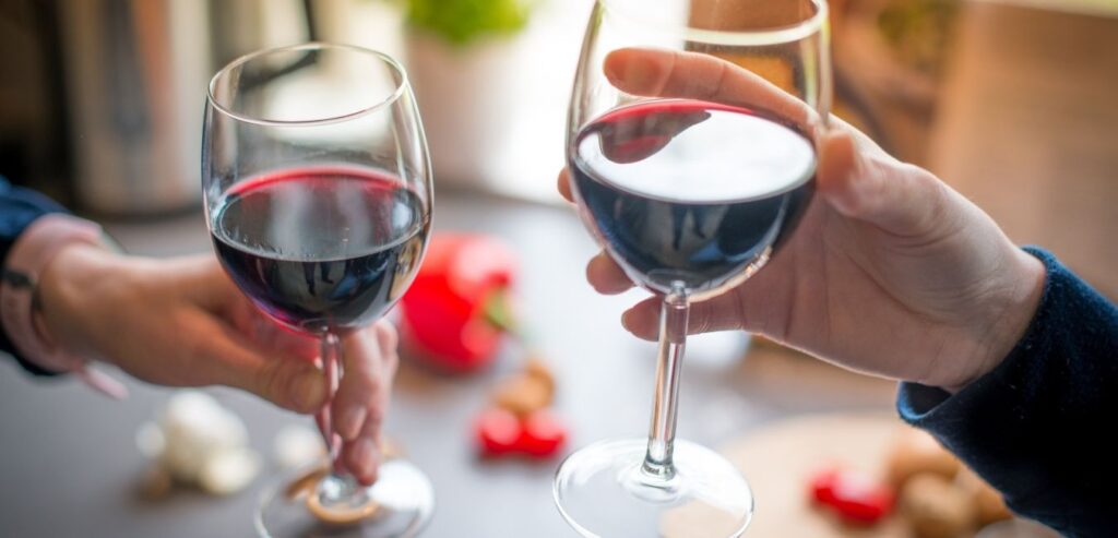kvasci za crno crveno vino svezavino slika dve čaše crvenog vina